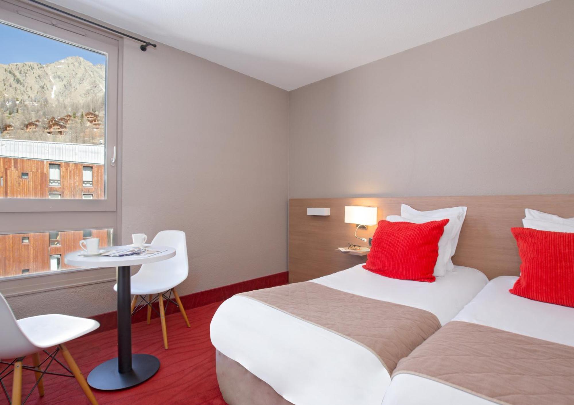 Sowell Hotels Le Pas Du Loup Изола Экстерьер фото