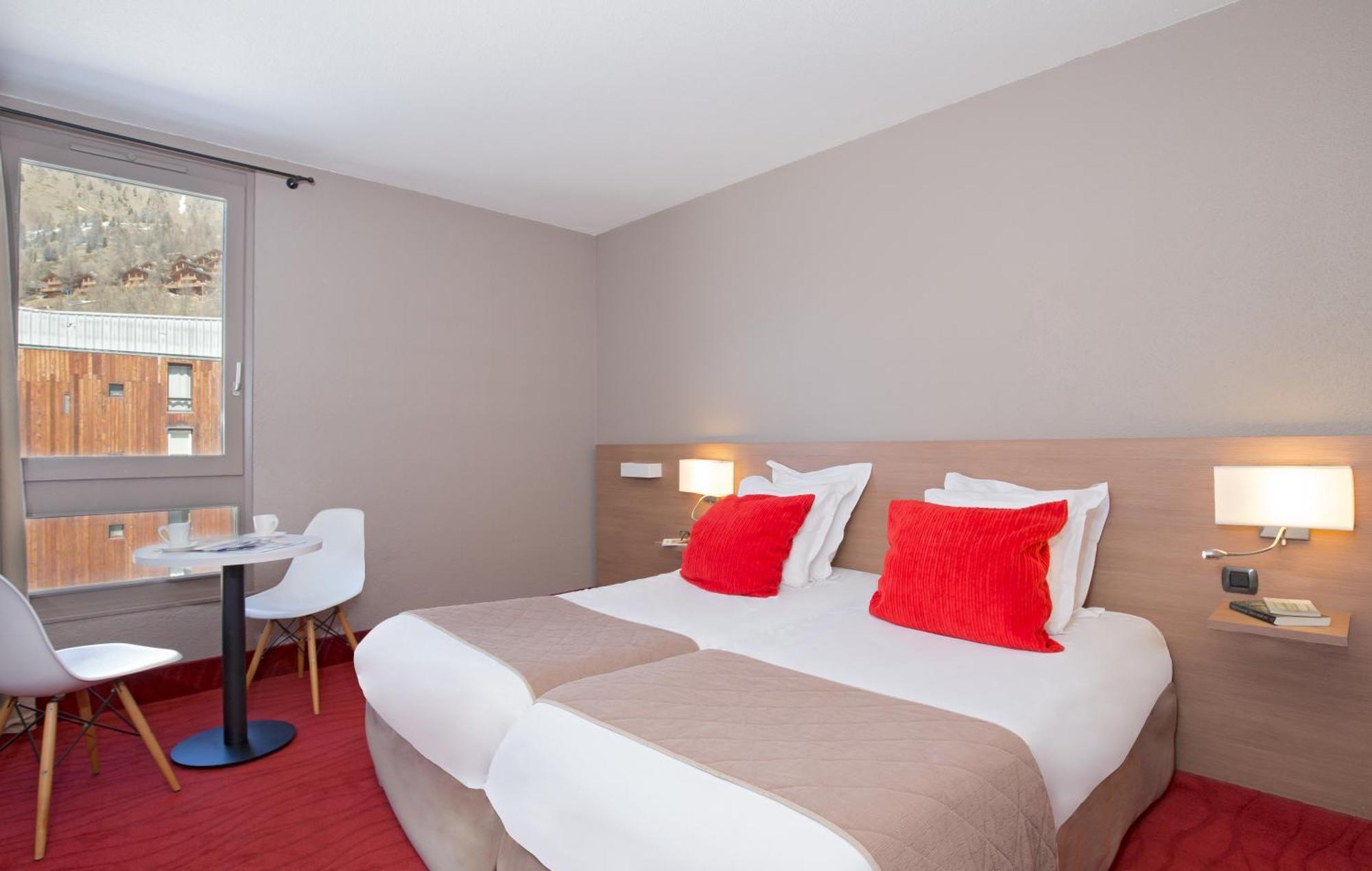Sowell Hotels Le Pas Du Loup Изола Экстерьер фото